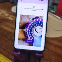 3D-printet mobilholder med hjerter og glimmer