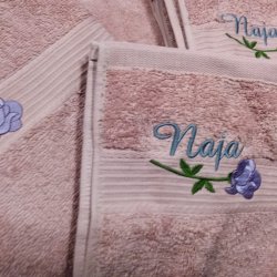 H�ndkl�de med Broderi - Navn og/eller Motiv