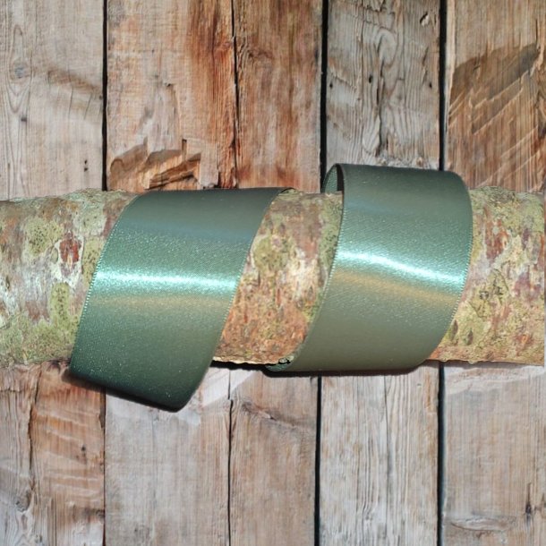 VILLAGE GREEN satinb�nd pr. m.