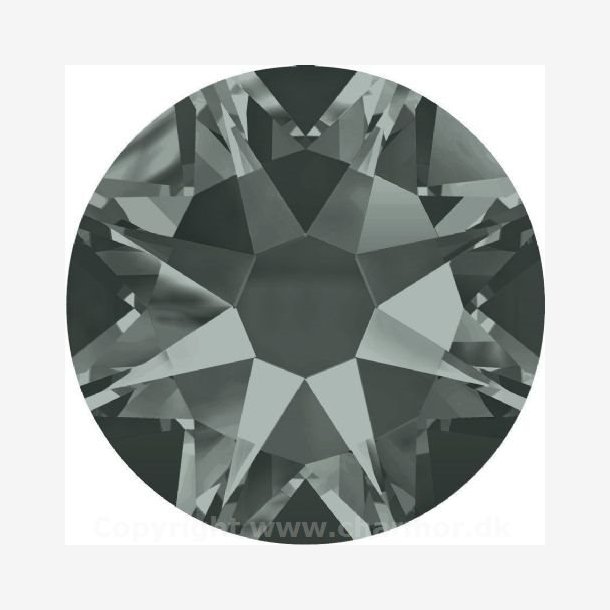 BLACK DIAMOND (Swarovski Xilion Rose 2058)