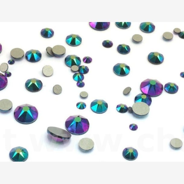 SCARABAEUS GREEN (Swarovski Xirius Rose 2088)