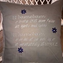 "Et barnebarn er livets lys" pude 